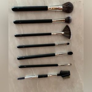 Japonesque Pro makeup brushes. 6” shank, black. New.